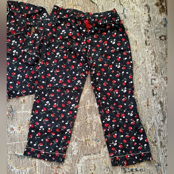 Victoria's Secret Black and Red Pajama Set - Picture 6 of 6